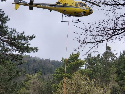 Helicopter lifting in Hérault: from the lagoon to the limestone plateau in one hour