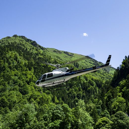 Surveillance aérienne par hélicoptère en Occitanie : inspection d&#8217;ouvrages et de réseaux